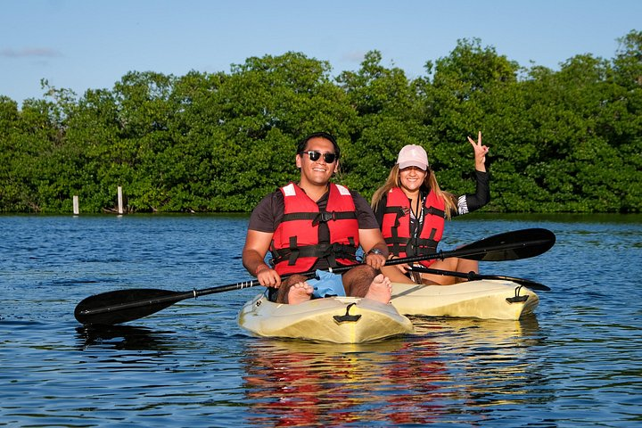 Kayaking Tour in Cancun’s Nichupté Lagoon